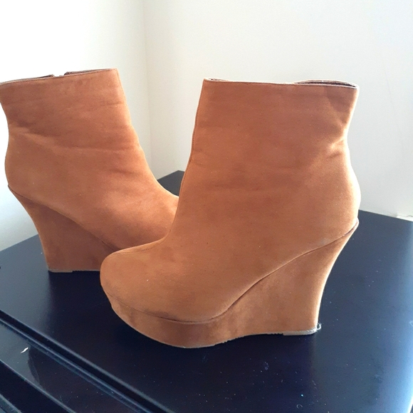 Shoes - Picture 1 of 2